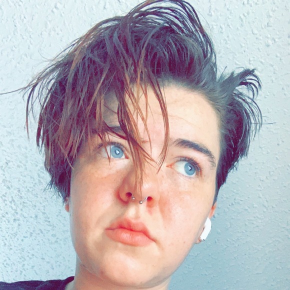 Meet your Posher, Kara - Picture 1 of 1